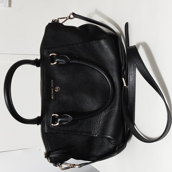Michael Kors Handbags - Michael kors Sienna Pebbled Leather Crossbody Bag